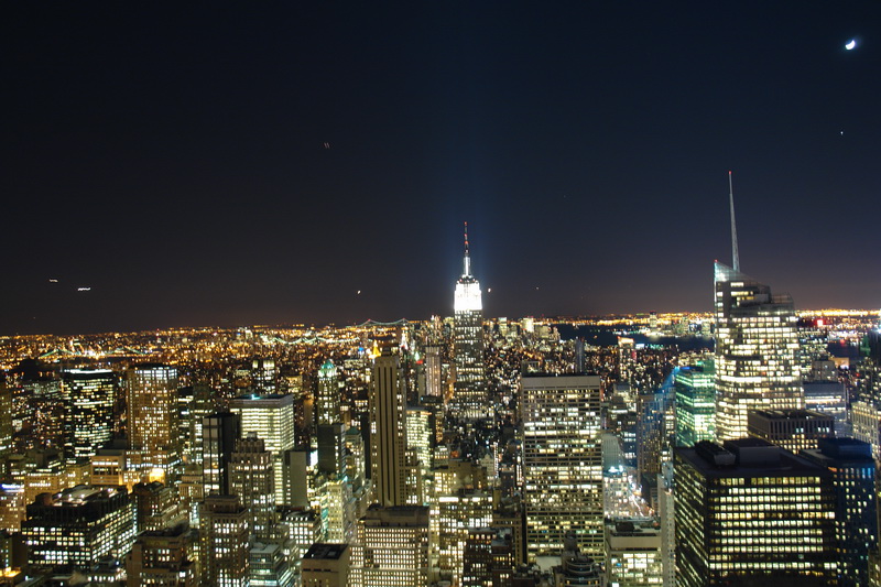 Вид на ночной Нью-Йорк с Рокфеллер центра (New York skyline from Rockefeller centre)
